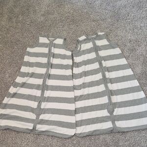 Burt's Bees Organic Lightweight Wearable Blanket Grey And White Bubdle Of 2